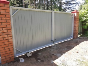 Распашные ворота с ручным управлением - пример 1 фото в Озёрах