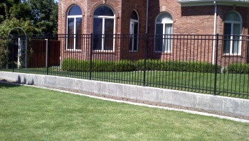 Сварные заборы на ленточном фундаменте 80 метров фото в Озёрах