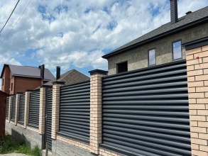 Забор жалюзи 70 метров фото в Озёрах