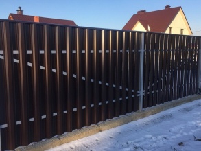 Забор из евроштакетника в шахматном порядке 10 соток фото в Озёрах