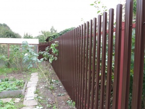 Забор из евроштакетника с забивными столбами 86 метров фото в Озёрах